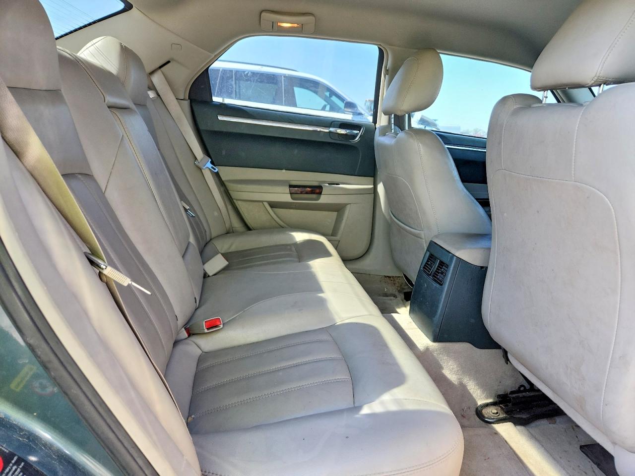 2005 CHRYSLER 300