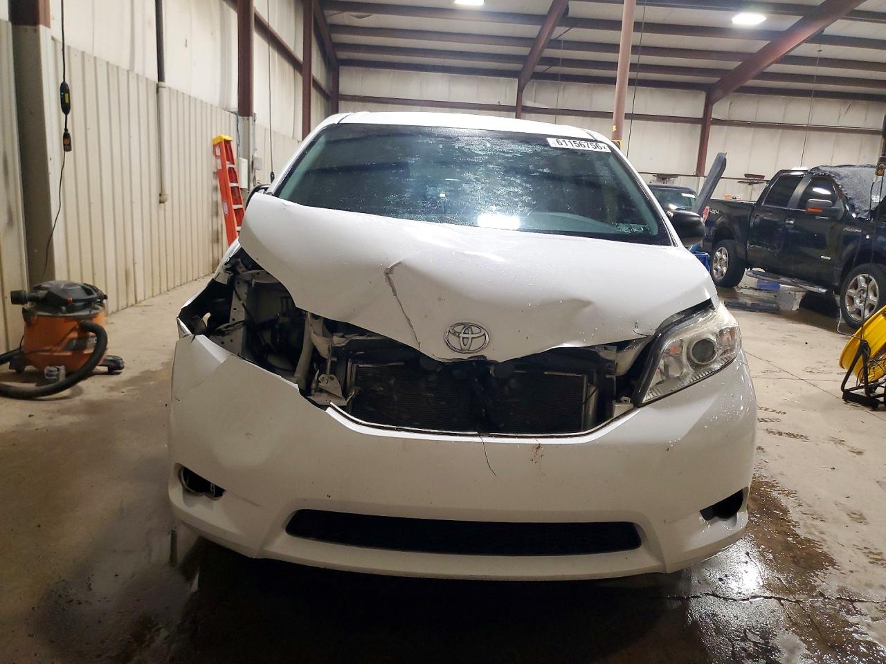 2015 TOYOTA SIENNA