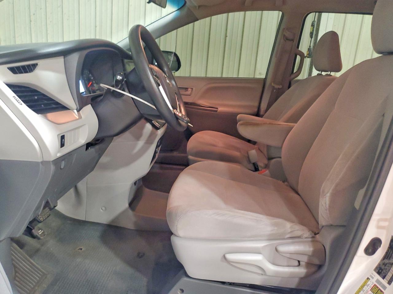 2015 TOYOTA SIENNA