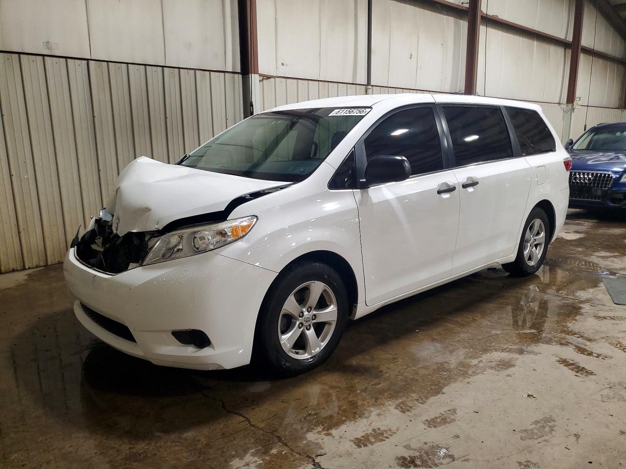 2015 TOYOTA SIENNA