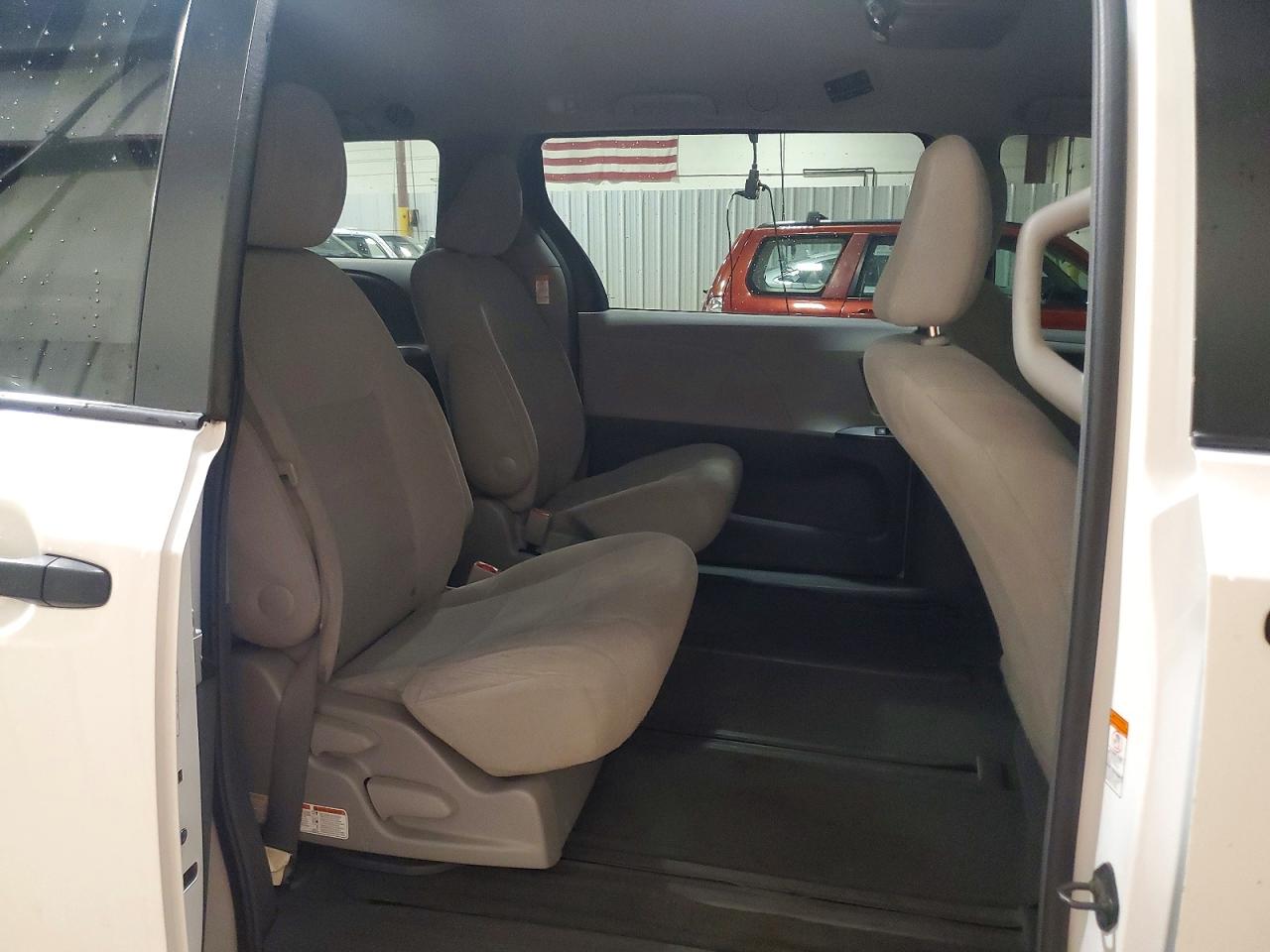 2015 TOYOTA SIENNA