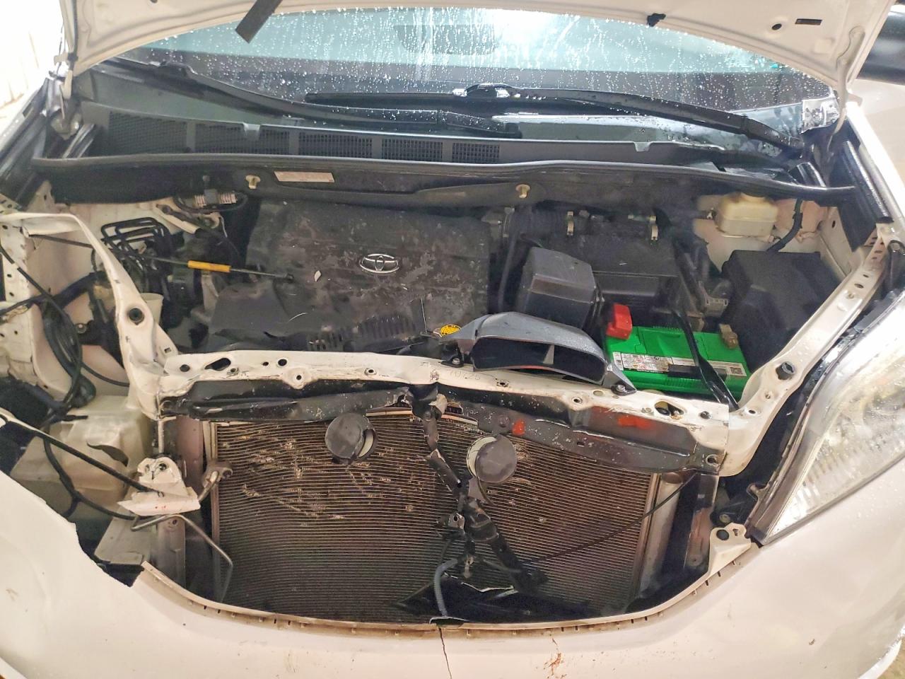 2015 TOYOTA SIENNA