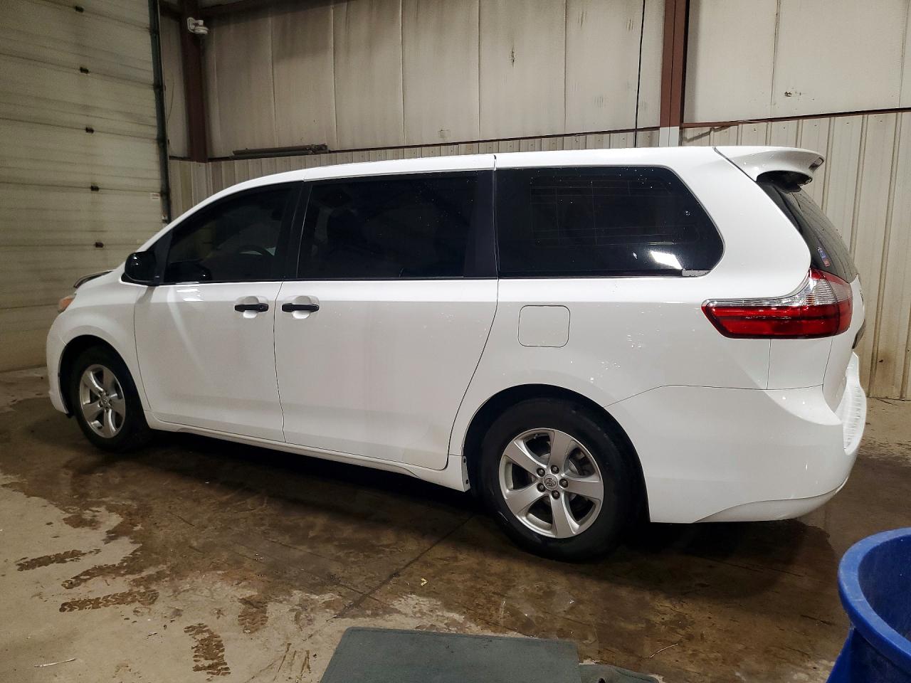 2015 TOYOTA SIENNA