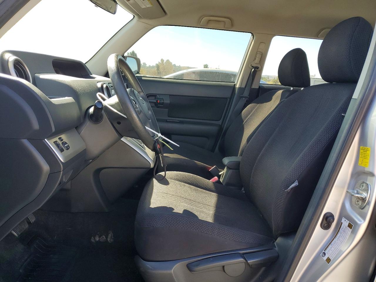 2010 TOYOTA SCION