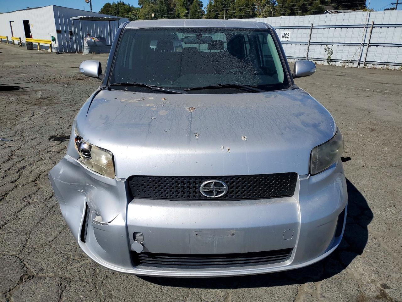 2010 TOYOTA SCION