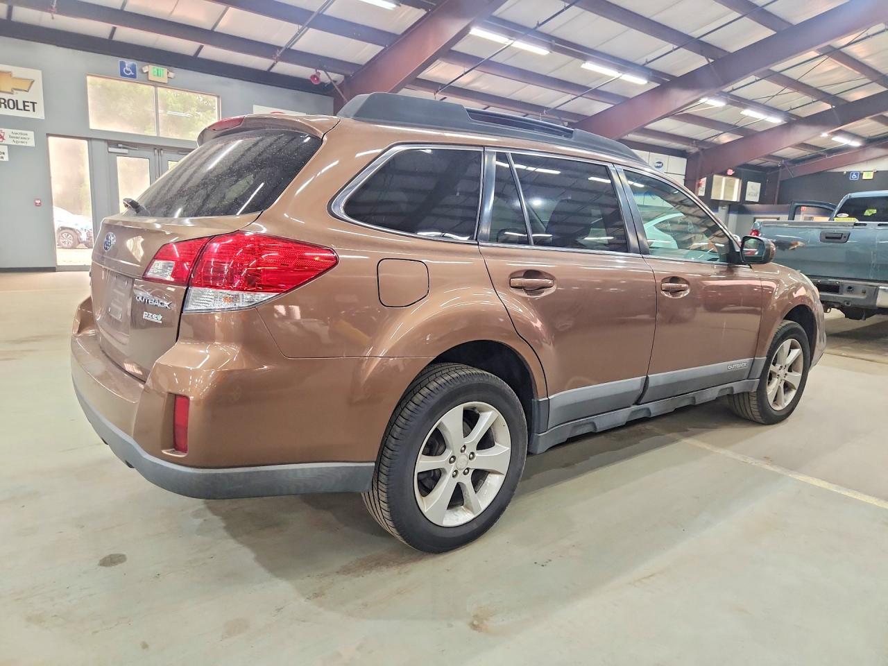 2013 SUBARU OUTBACK