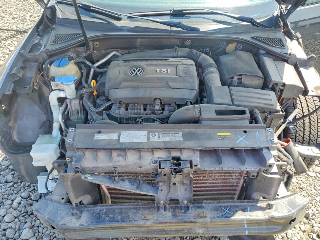 2016 VOLKSWAGEN PASSAT