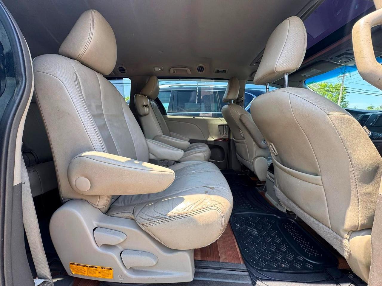 2014 TOYOTA SIENNA