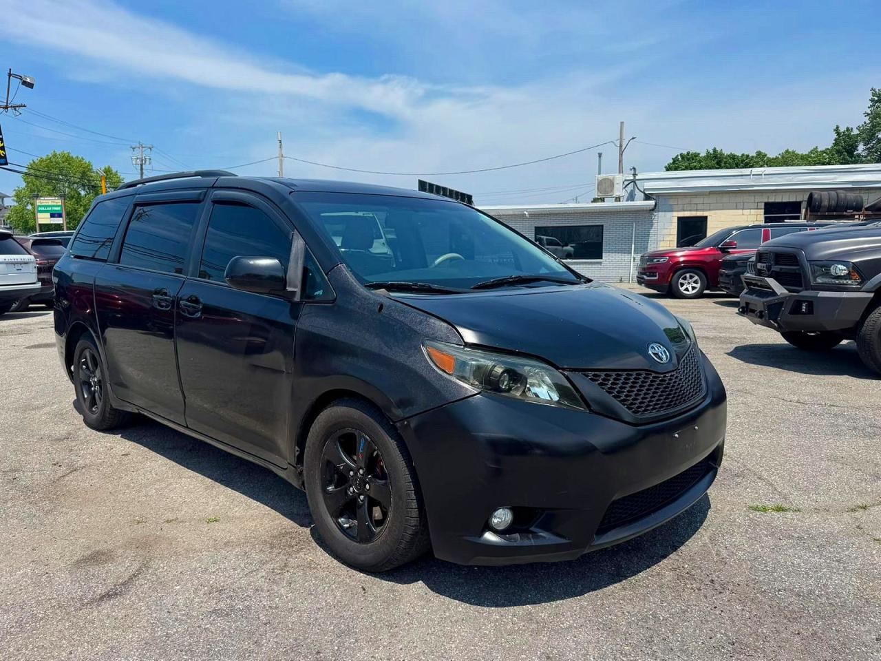 2014 TOYOTA SIENNA