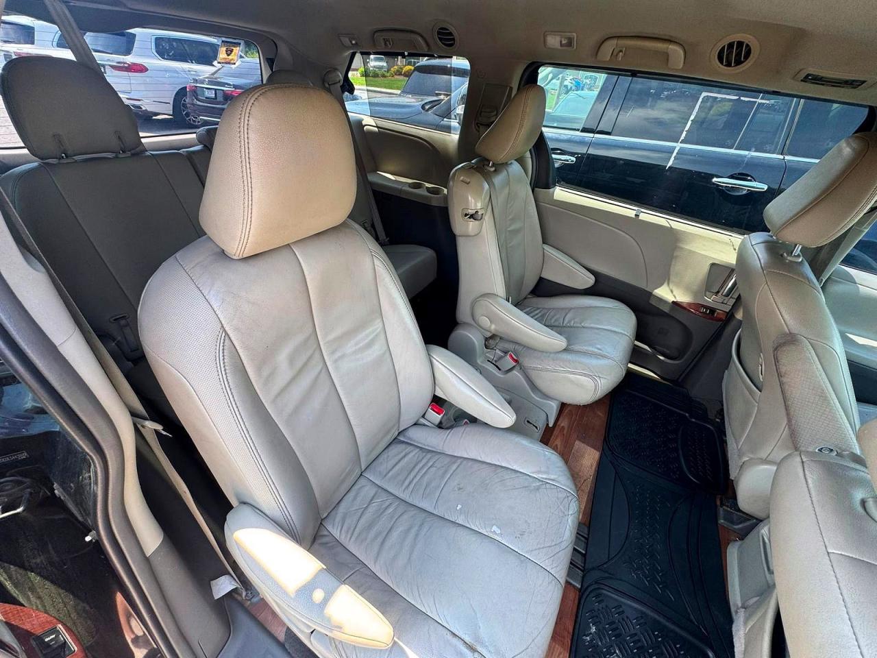 2014 TOYOTA SIENNA