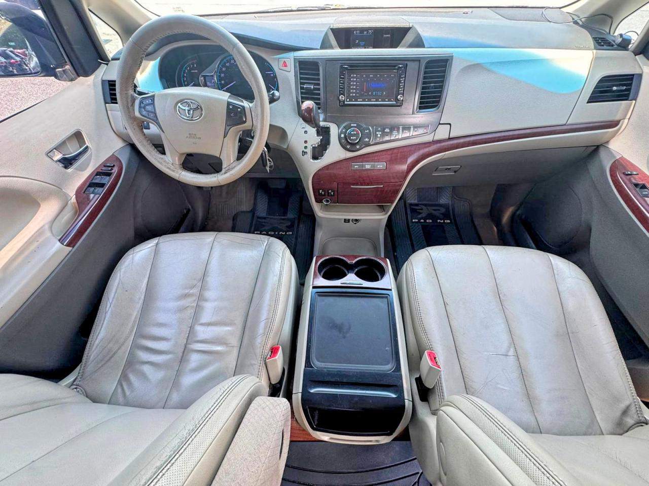 2014 TOYOTA SIENNA