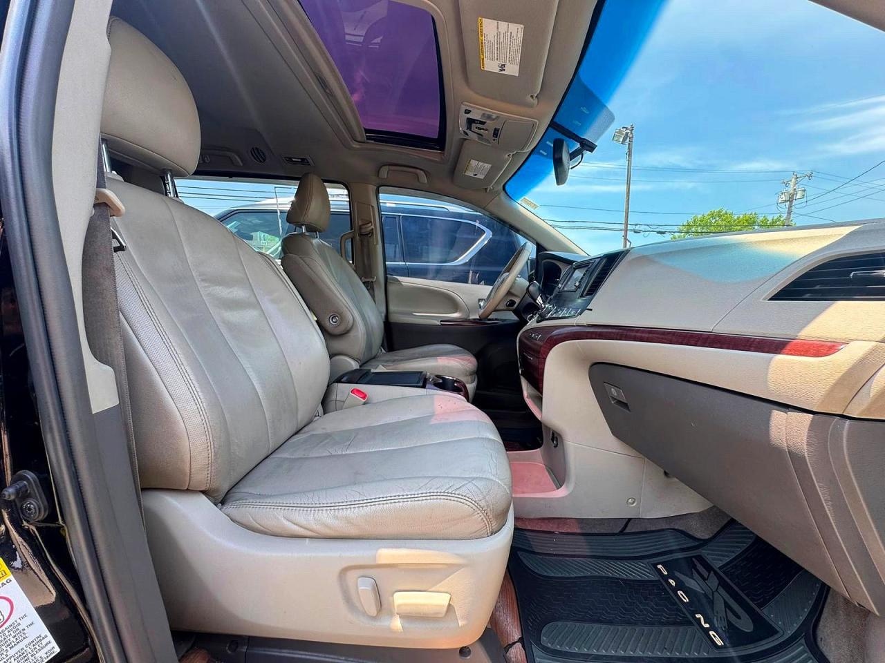 2014 TOYOTA SIENNA