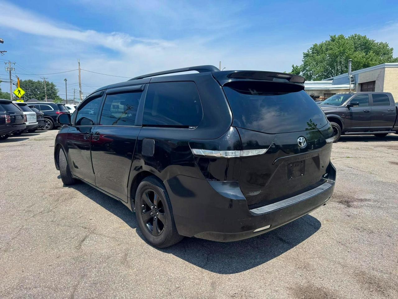 2014 TOYOTA SIENNA