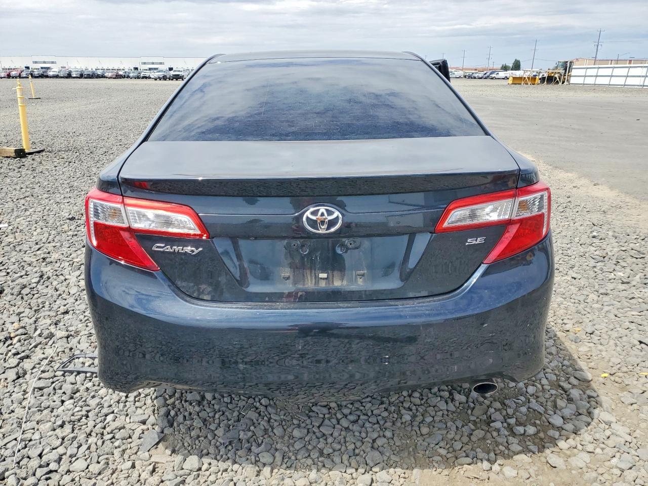 2014 TOYOTA CAMRY