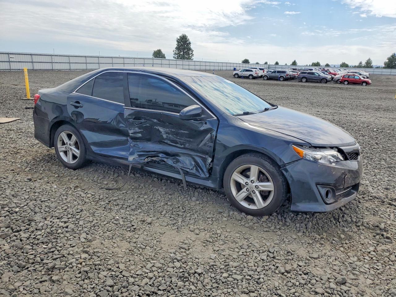 2014 TOYOTA CAMRY