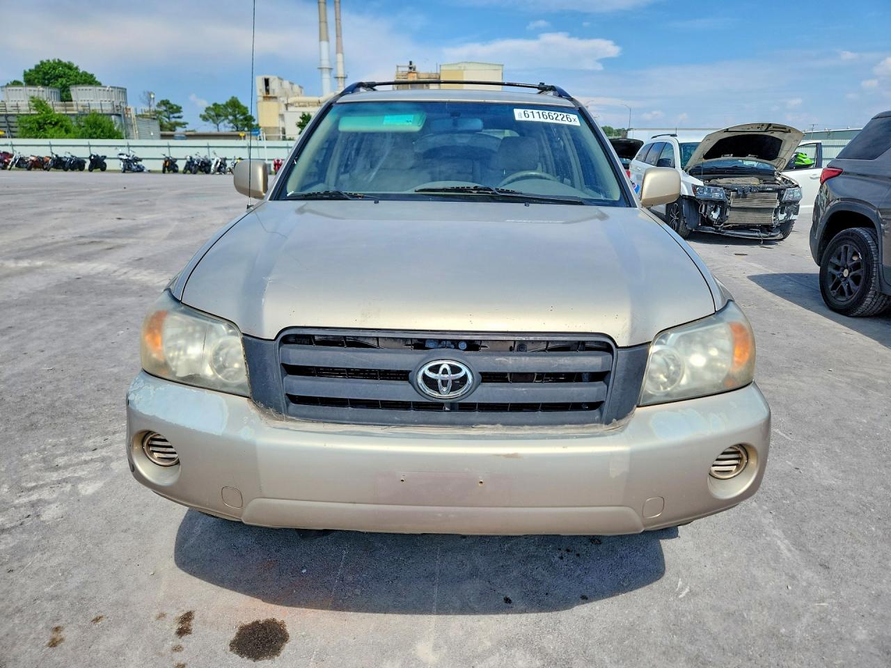 2004 TOYOTA HIGHLANDER