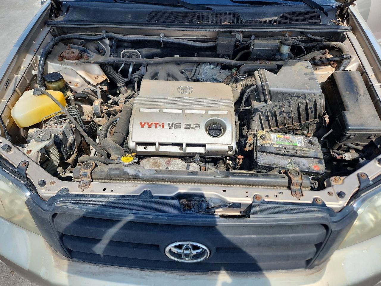 2004 TOYOTA HIGHLANDER