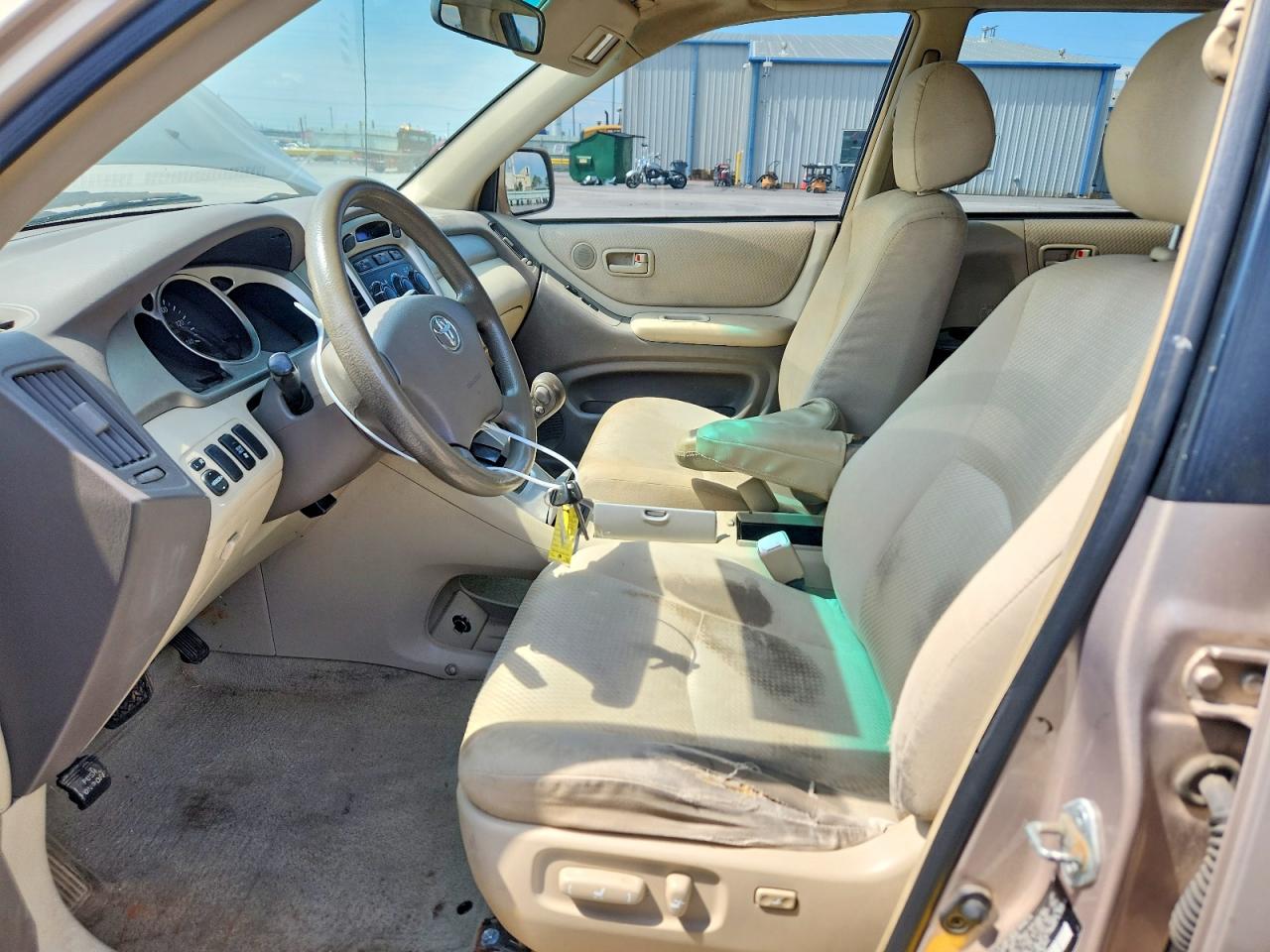 2004 TOYOTA HIGHLANDER
