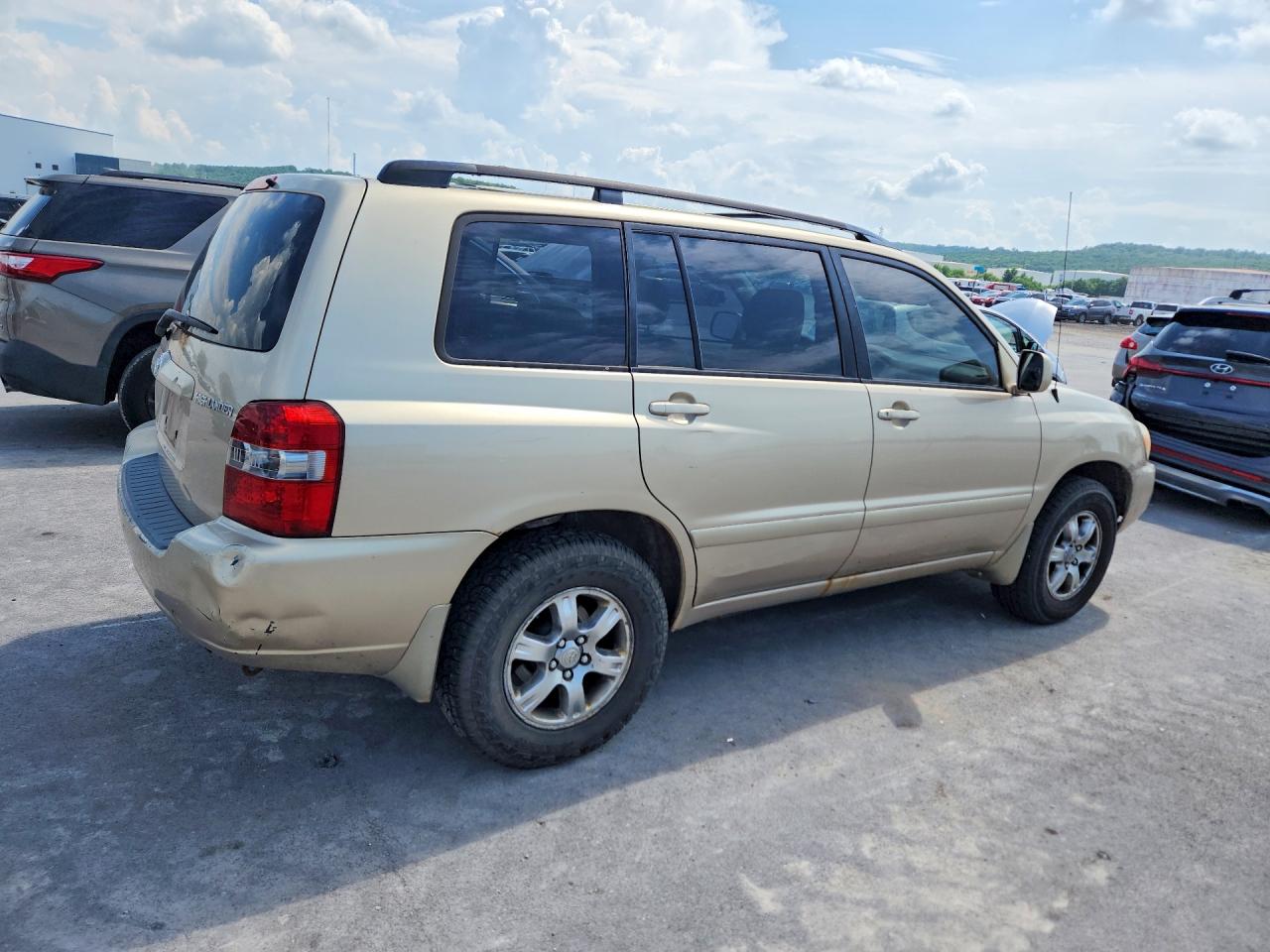 2004 TOYOTA HIGHLANDER