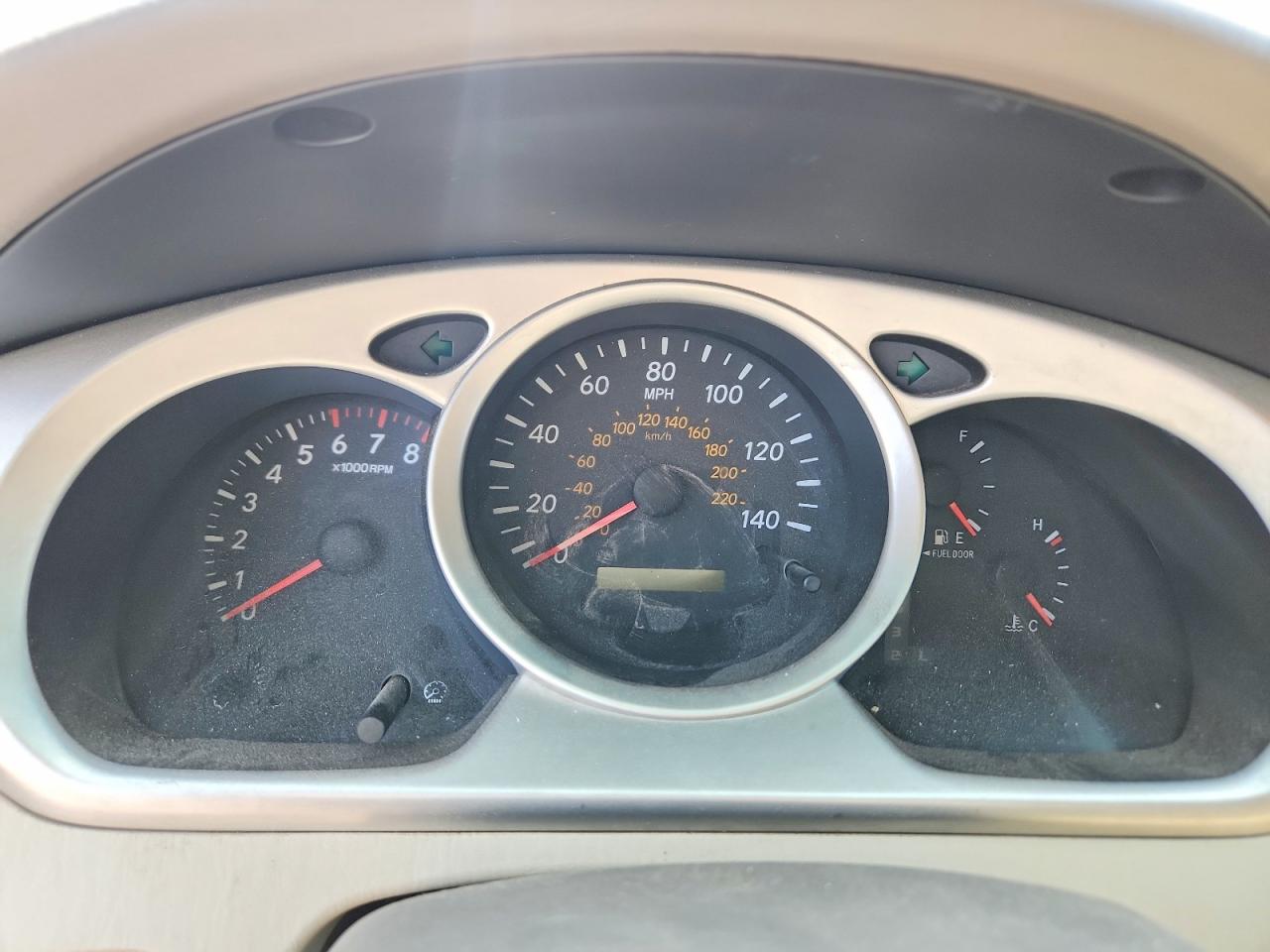 2004 TOYOTA HIGHLANDER