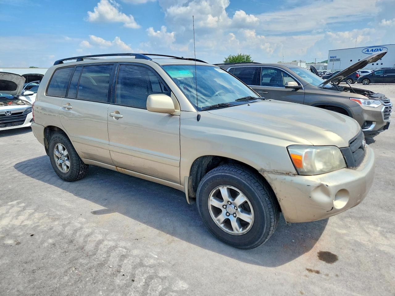 2004 TOYOTA HIGHLANDER