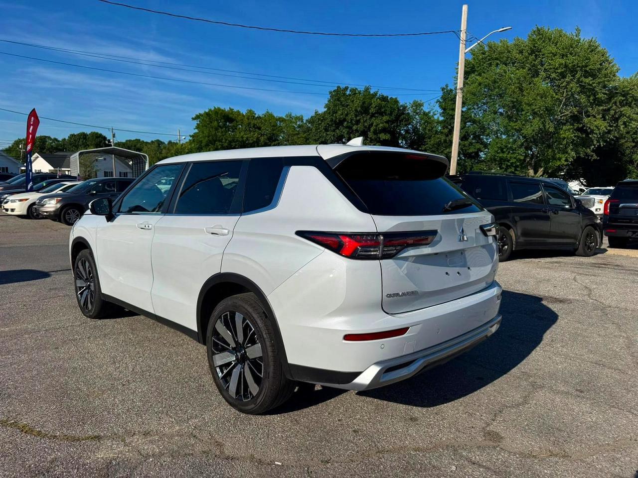 2025 MITSUBISHI OUTLANDER