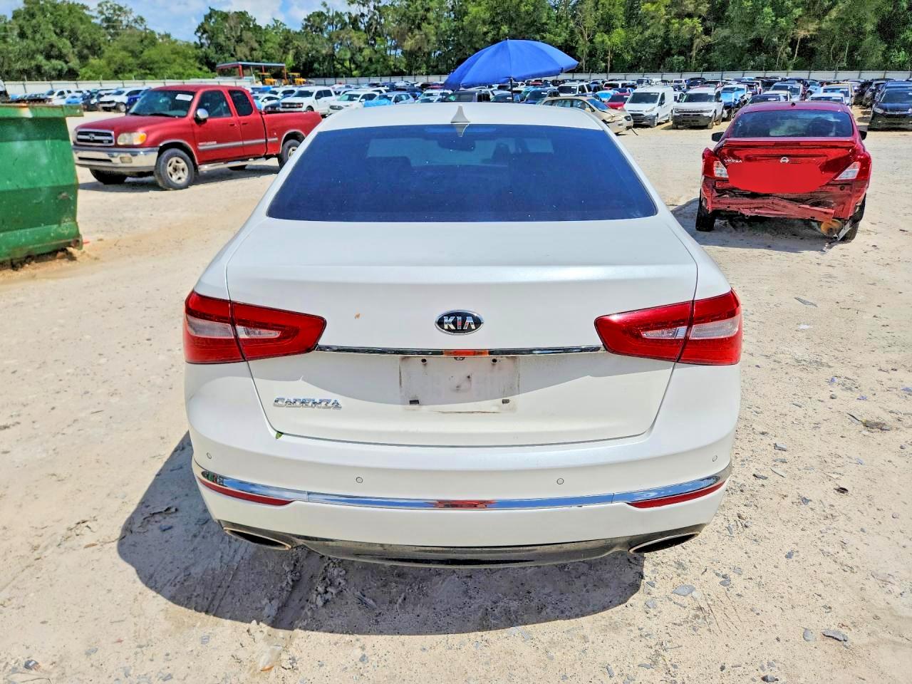 2015 KIA CADENZA
