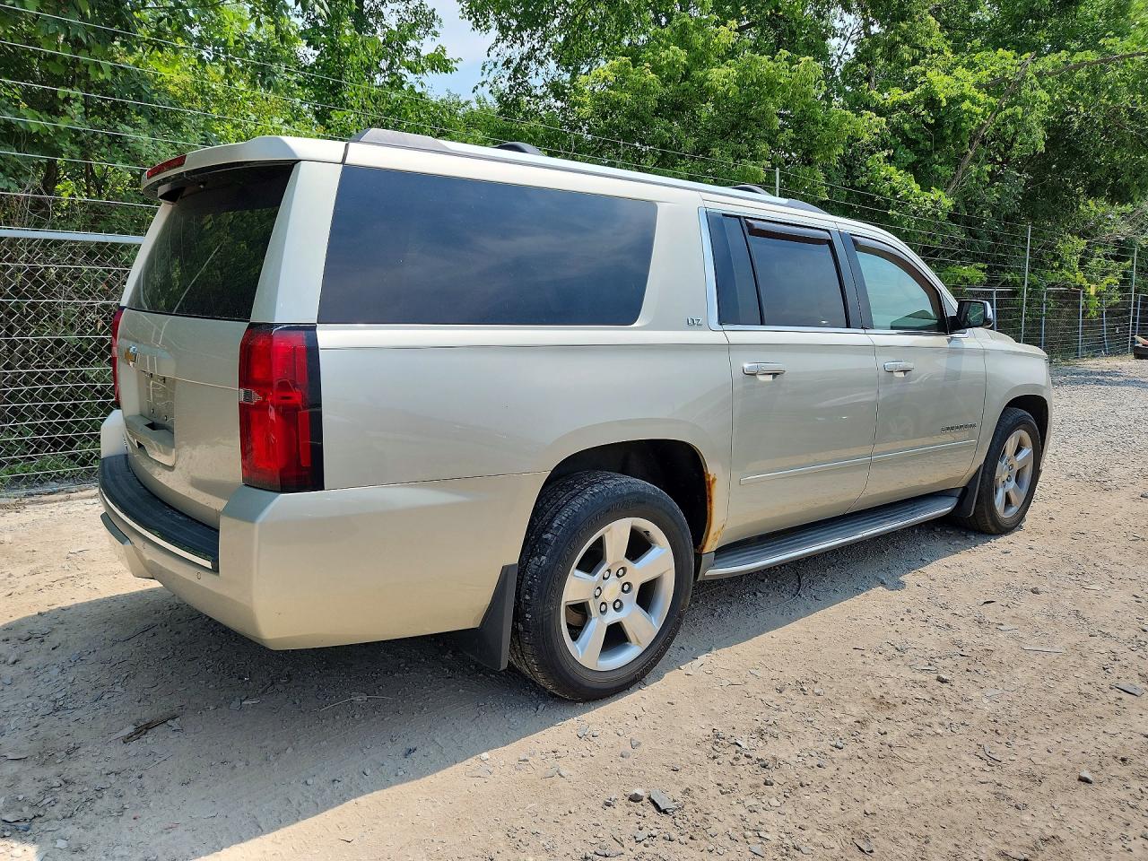 2015 CHEVROLET SUBURBAN