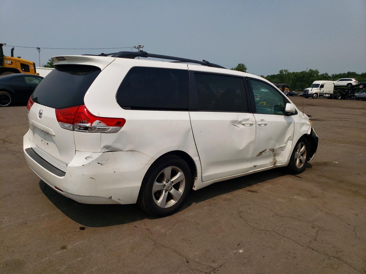 2013 TOYOTA SIENNA