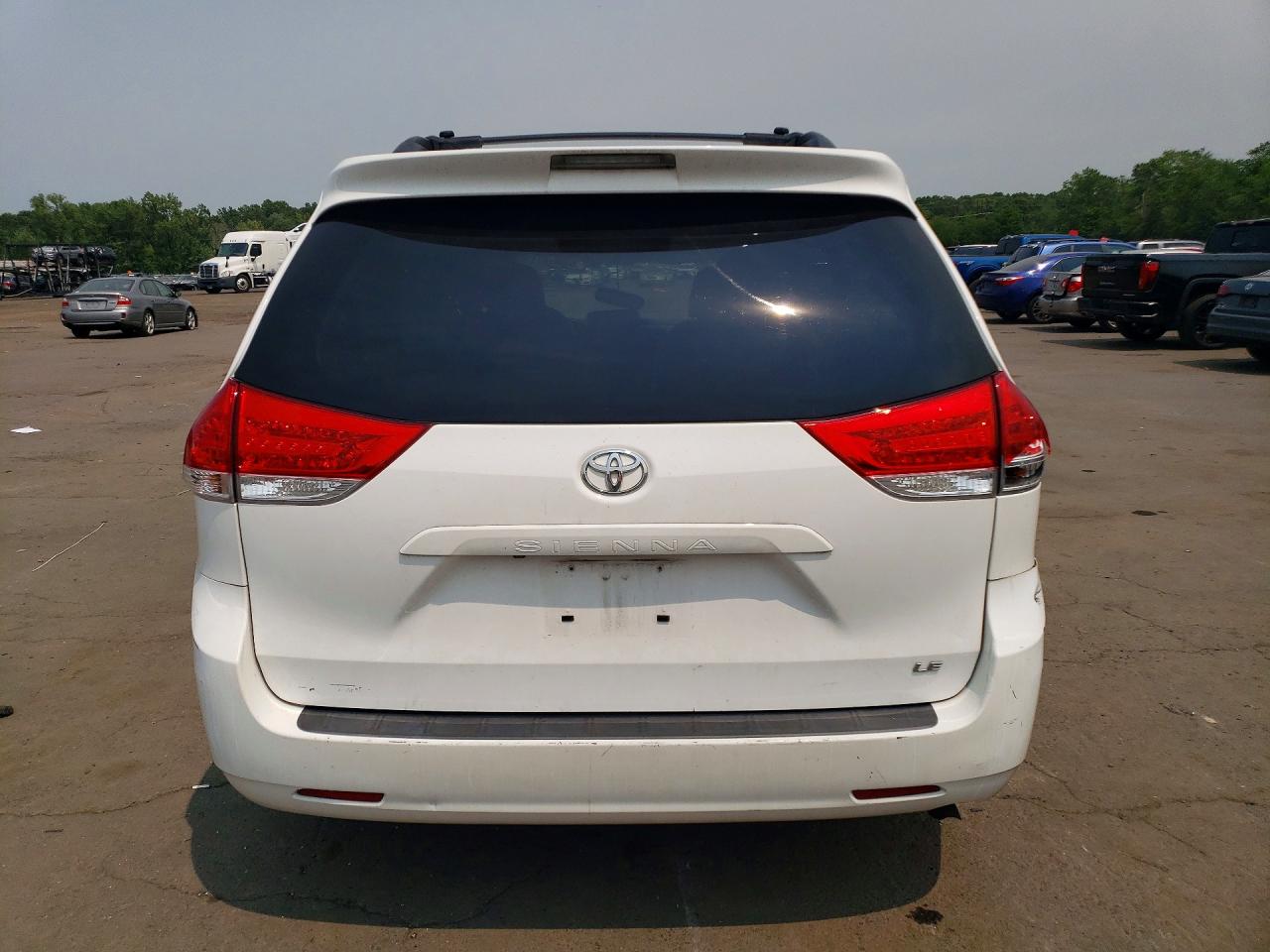 2013 TOYOTA SIENNA