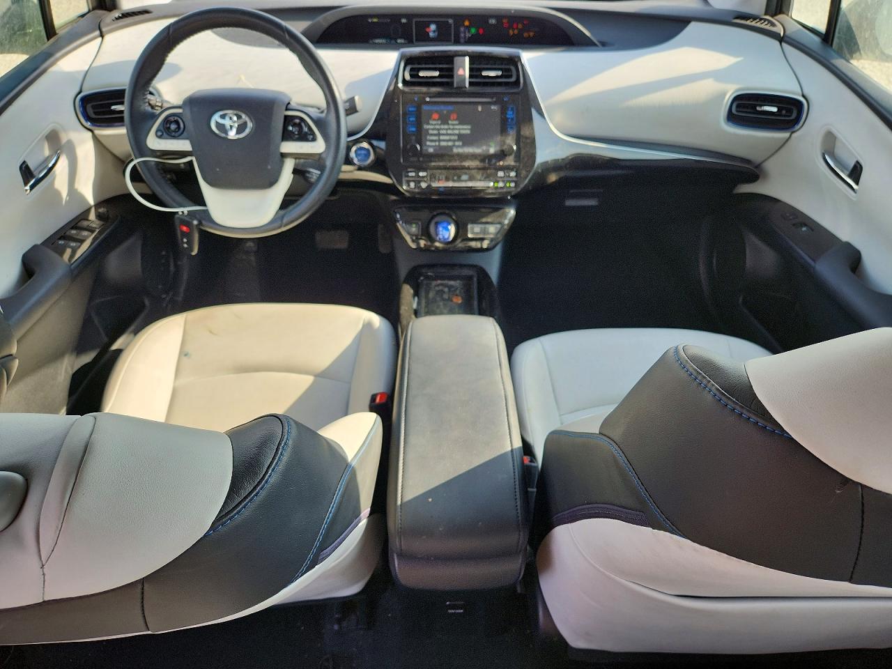 2016 TOYOTA PRIUS