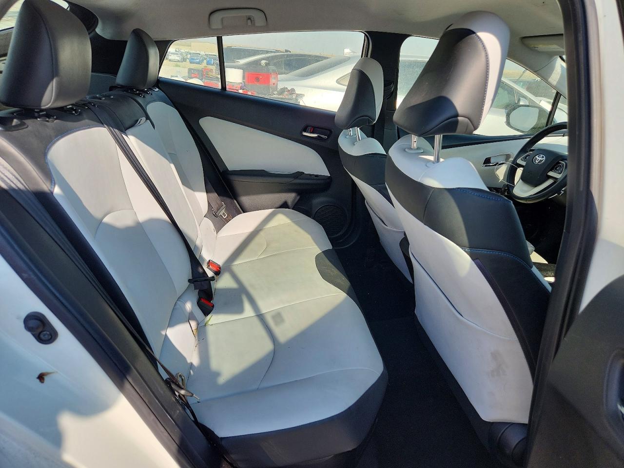 2016 TOYOTA PRIUS