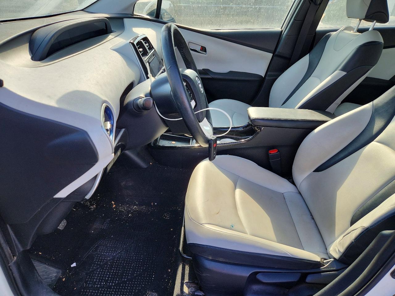 2016 TOYOTA PRIUS
