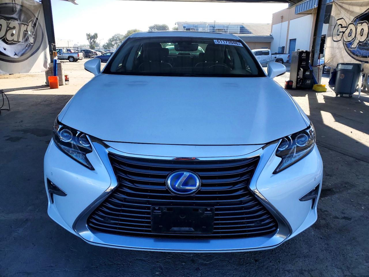 2018 LEXUS ES300