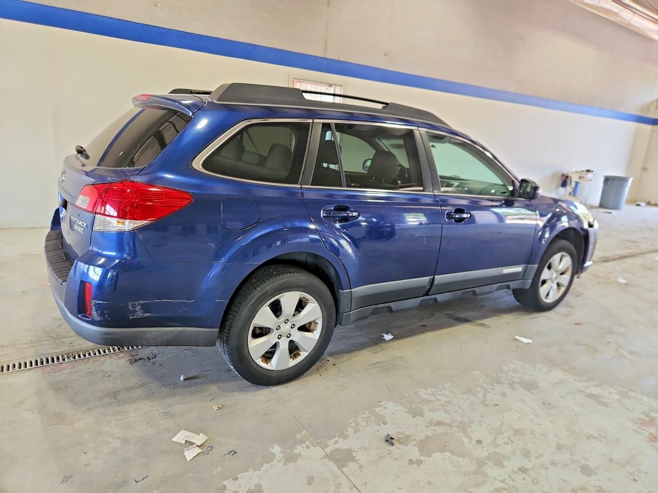 2011 SUBARU OUTBACK