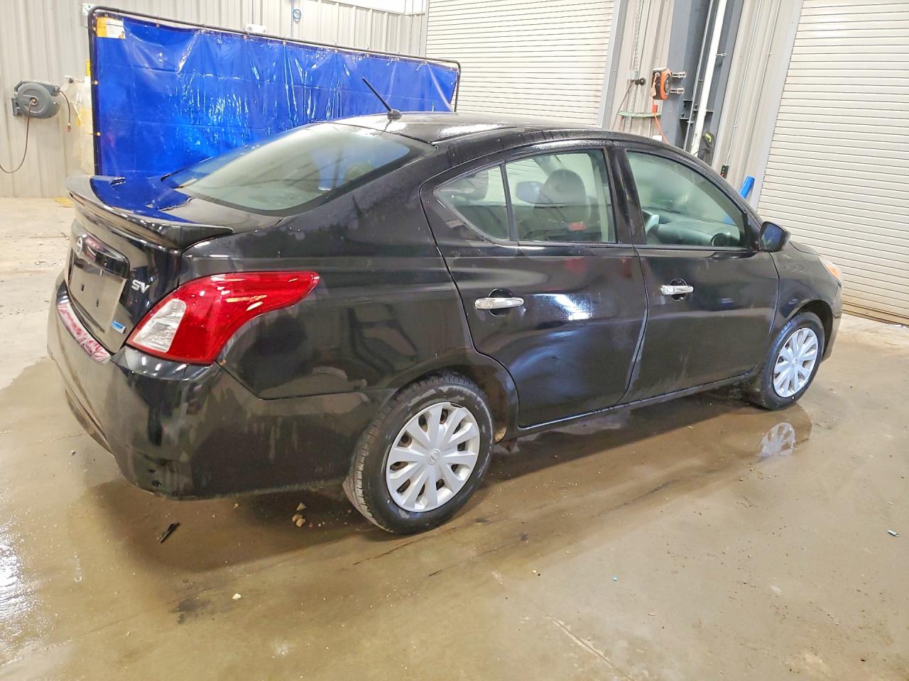 2015 NISSAN VERSA
