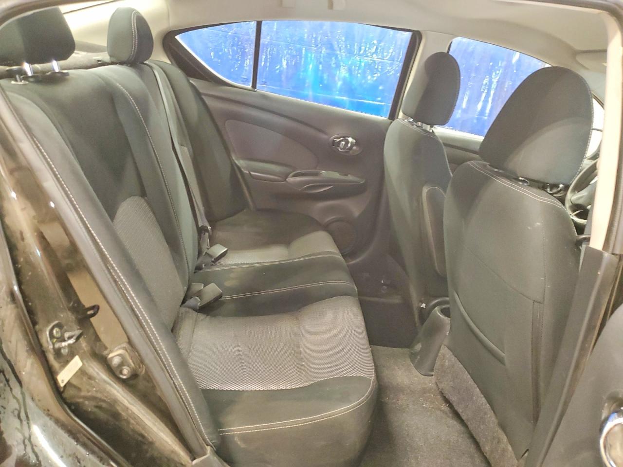 2015 NISSAN VERSA
