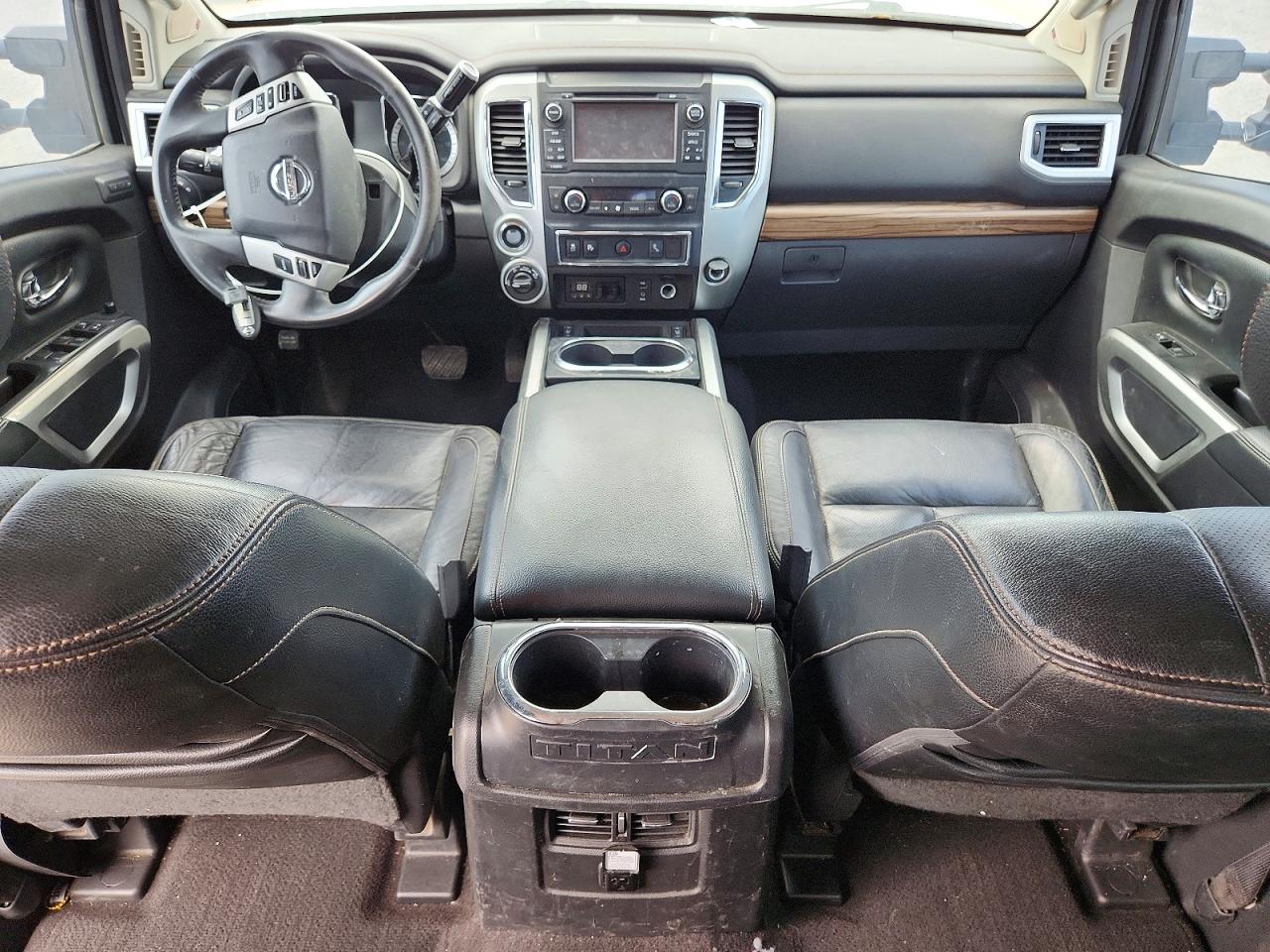 2016 NISSAN TITAN
