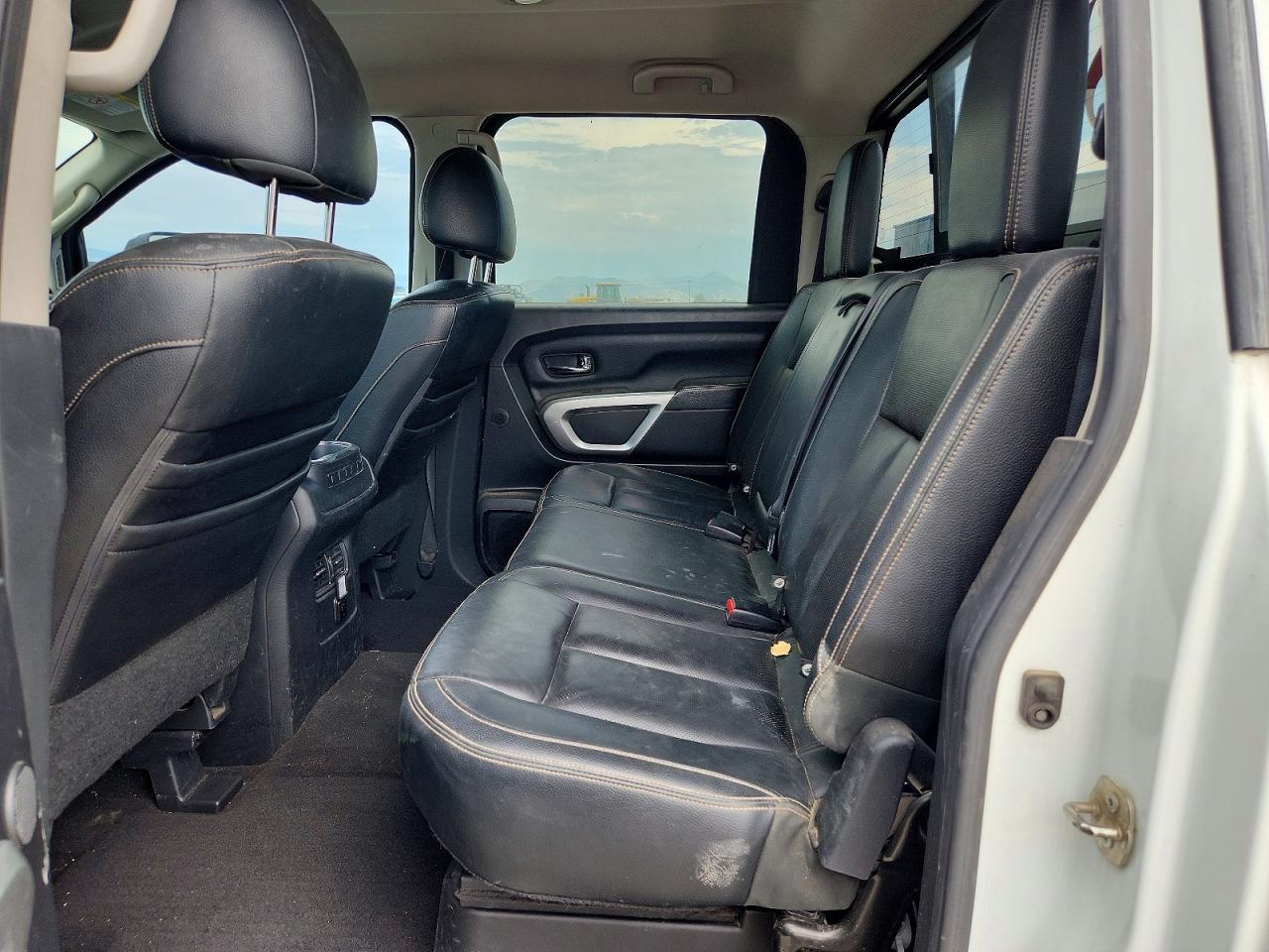 2016 NISSAN TITAN