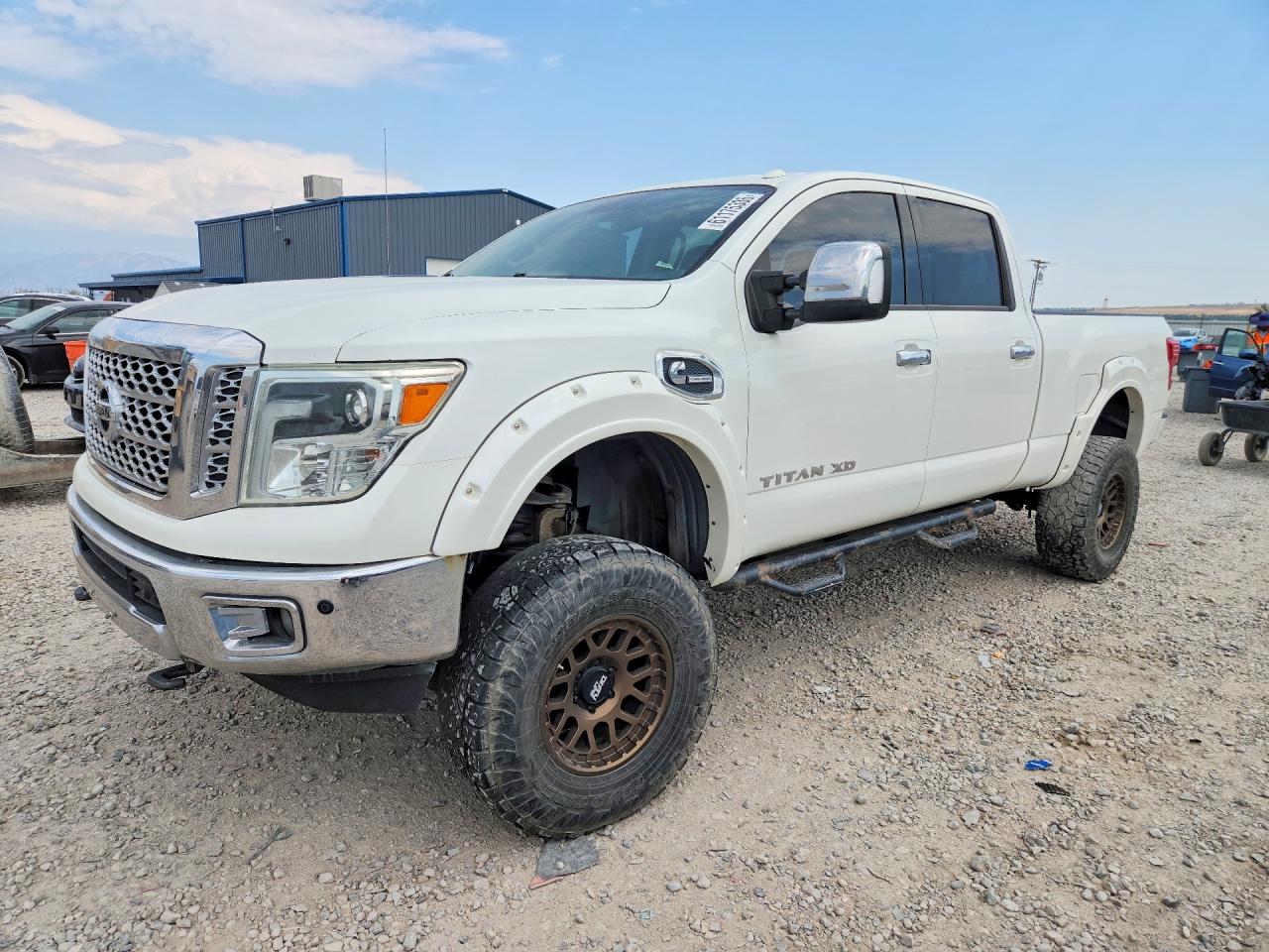 2016 NISSAN TITAN