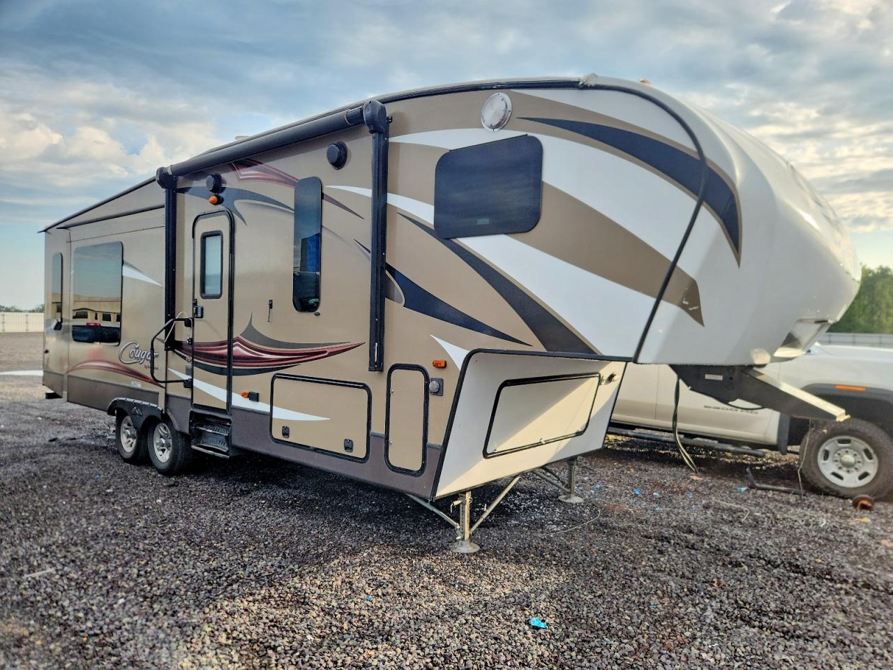 2015 KEYSTONE COUGAR