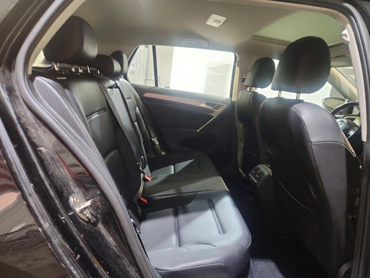 2017 VOLKSWAGEN GOLF