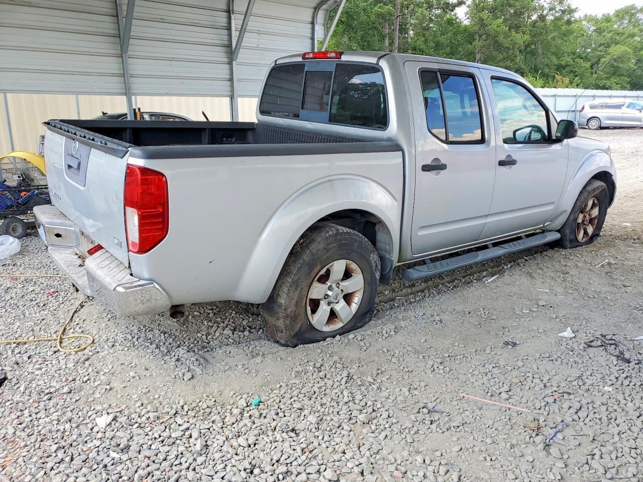 2015 NISSAN FRONTIER