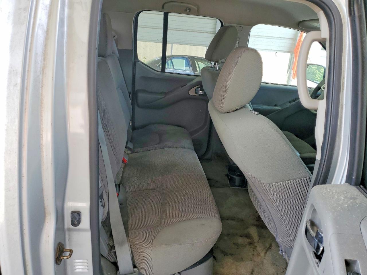 2015 NISSAN FRONTIER