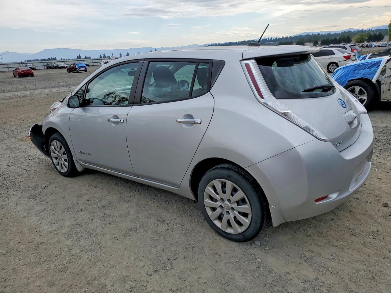 2015 NISSAN LEAF