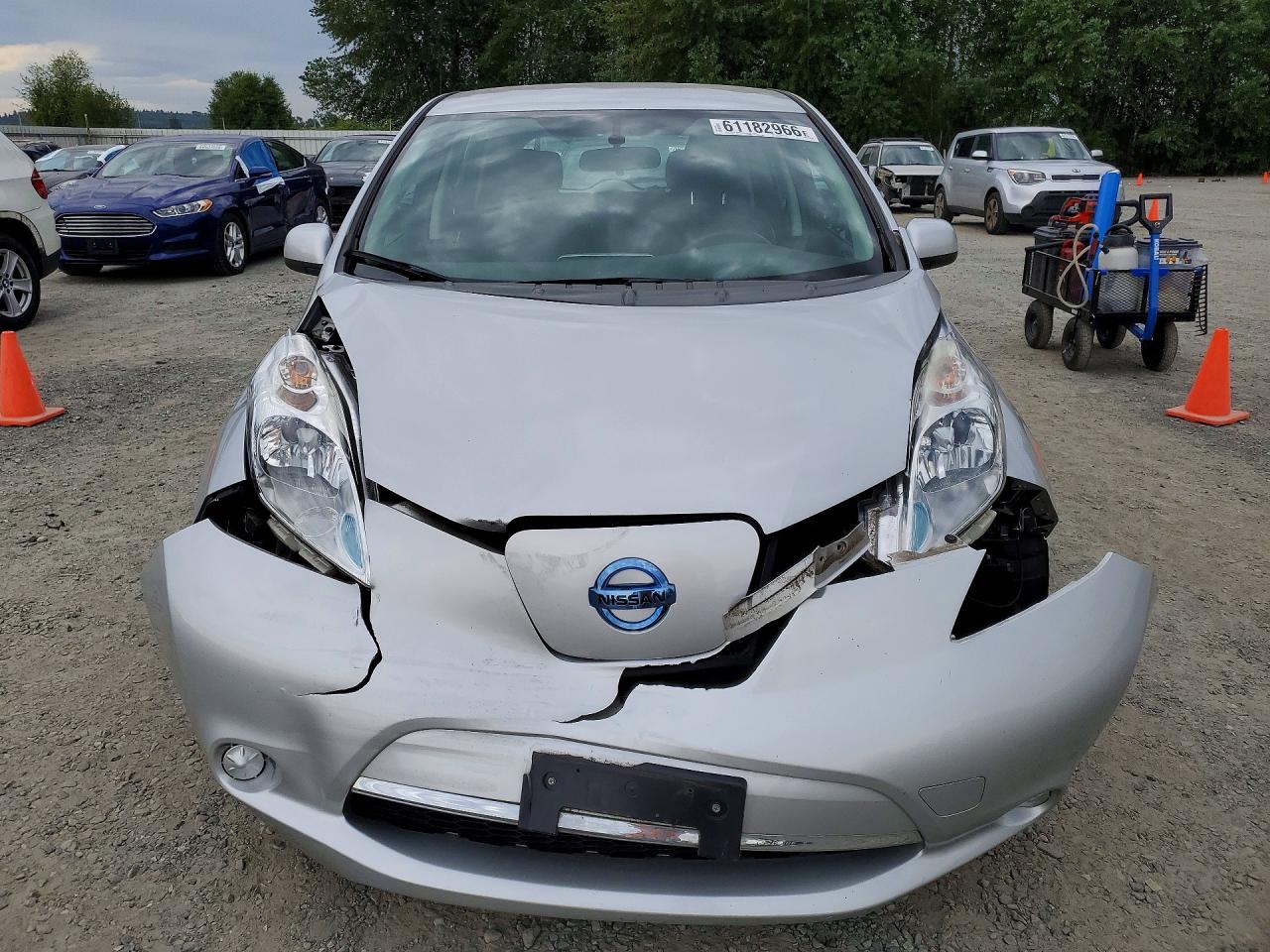2015 NISSAN LEAF