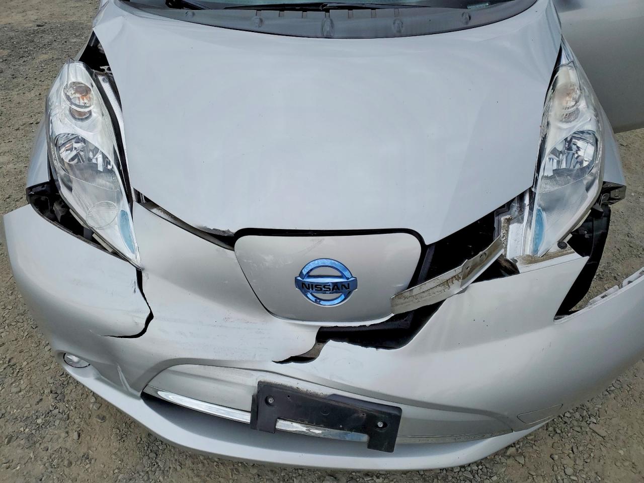 2015 NISSAN LEAF
