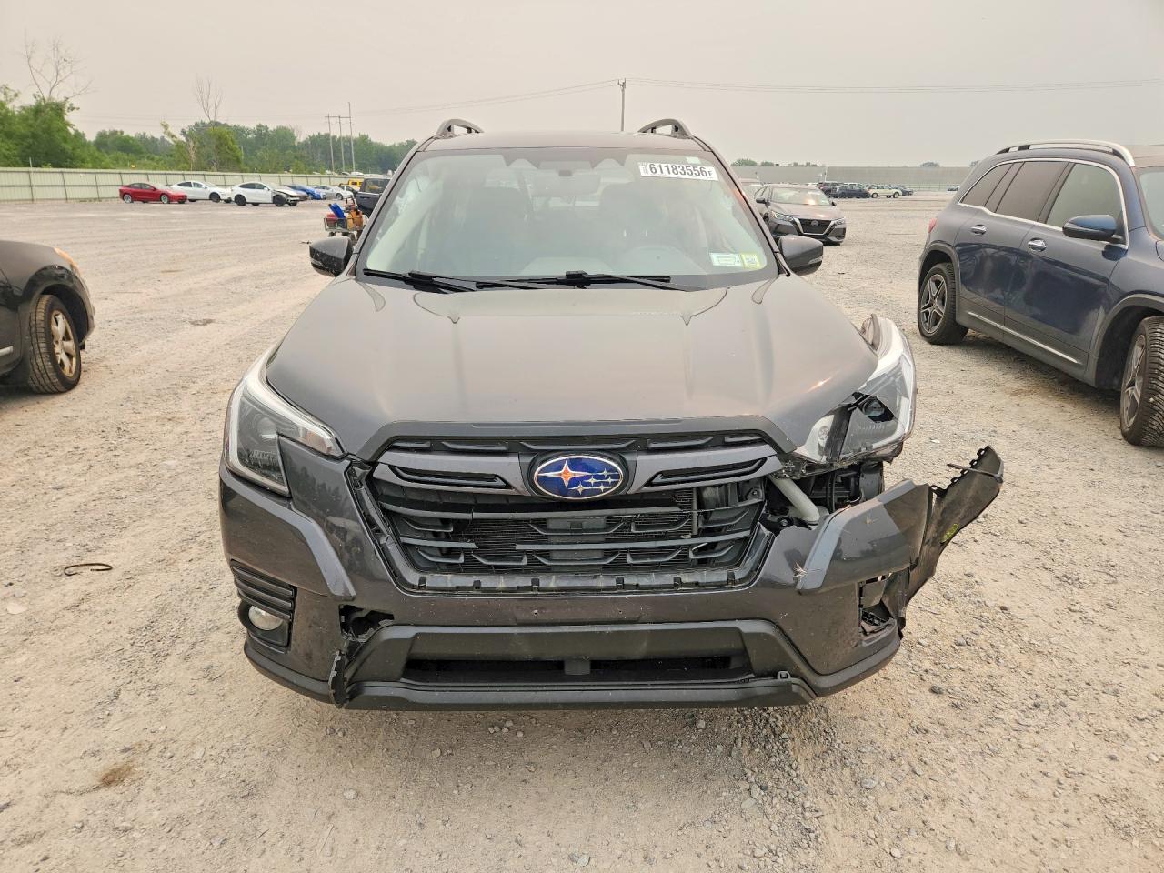 2022 SUBARU FORESTER