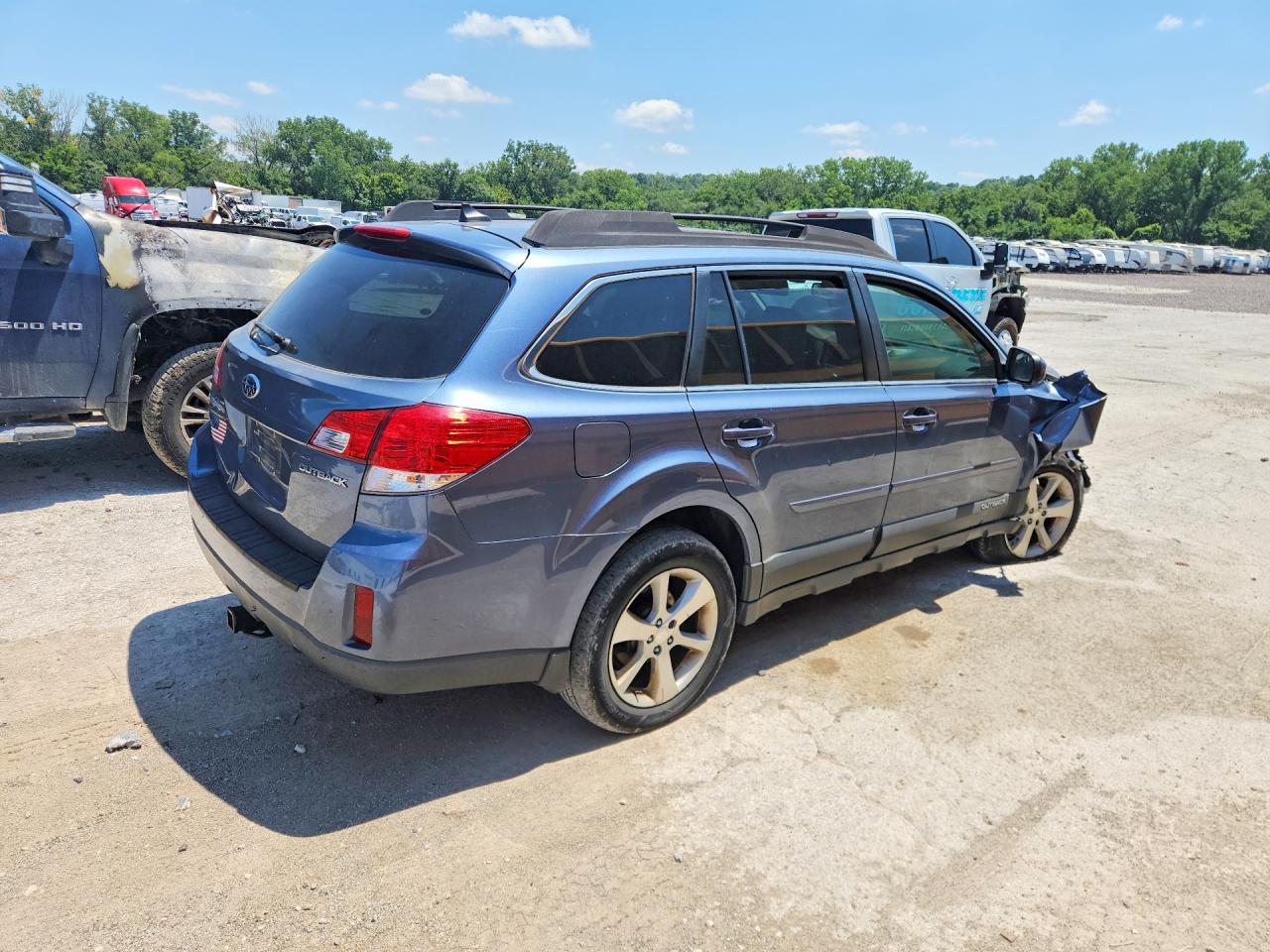2013 SUBARU OUTBACK