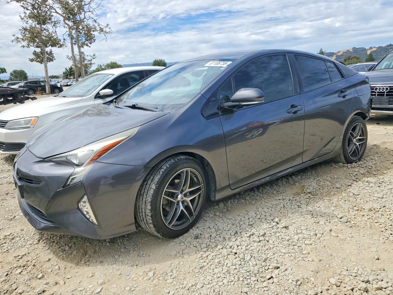 2016 TOYOTA PRIUS